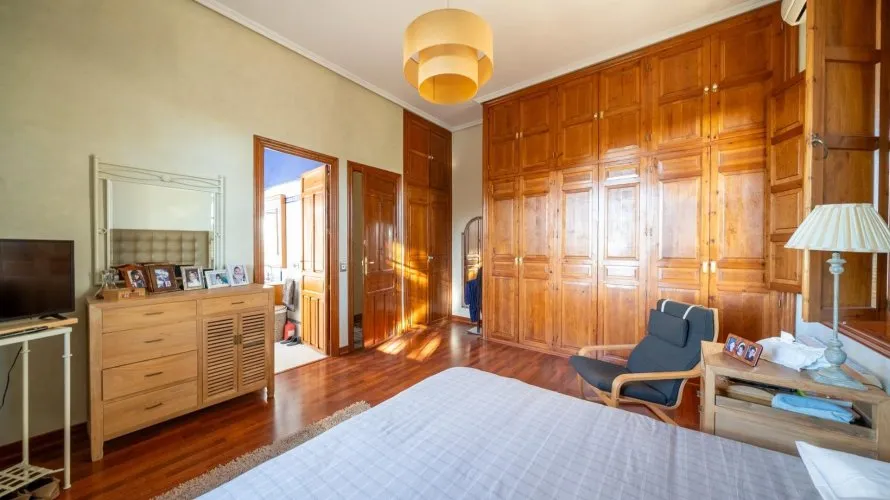 Сasa de 7 dormitorios en Mutxamel, España No. 1220 № 20