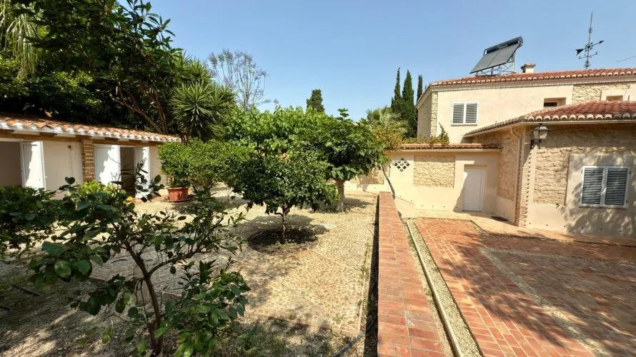 Apartamento de 6 dormitorios en Alicante, España No. 1271 № 24