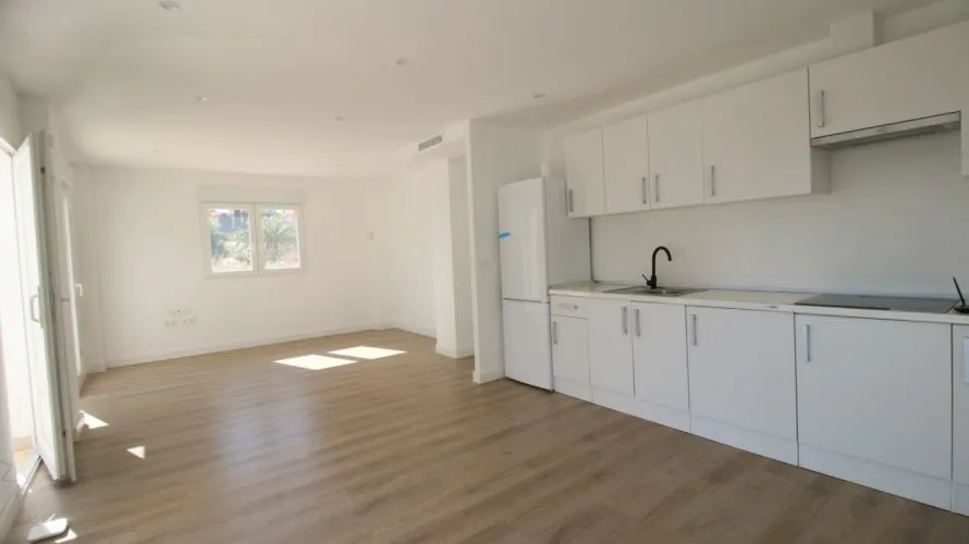 Apartamento de 4 dormitorios en La Torre, España No. 1025 № 3