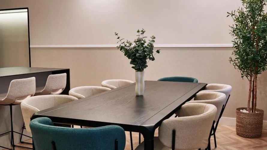 Apartamento de 3 dormitorios en Madrid, España No. 1223
