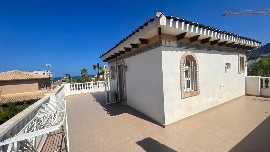 Сasa de 5 dormitorios en Torrevieja, España No. 1300 № 5