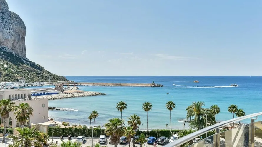 Apartamento de 3 dormitorios en Calpe, España No. 950 № 14
