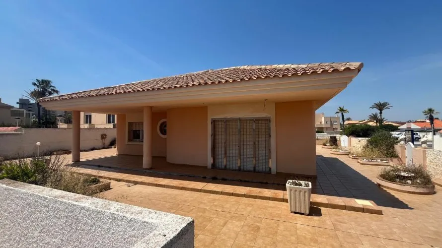 Villa de 4 dormitorios en La Manga del Mar Menor, España No. 1555 № 26