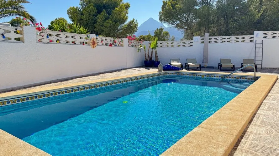 Villa de 3 dormitorios en La Nucia, España No. 1526 № 10