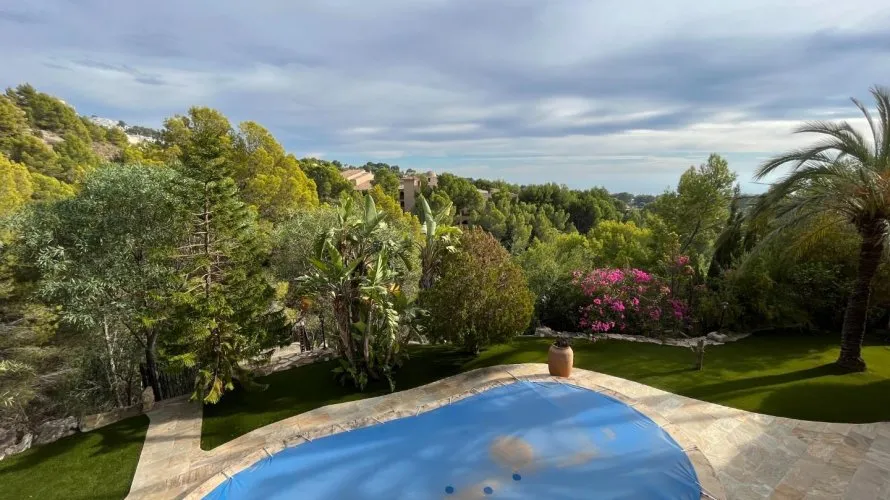 Villa de 4 dormitorios en Altea La Vella, Spain No. 1136