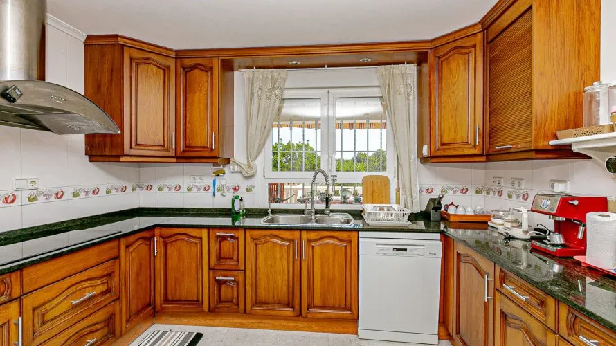 Villa de 185m² en Castilblanco de los Arroyos, Spain No. 1525 № 5