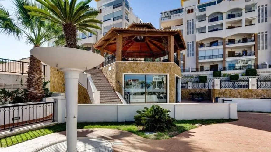 Apartamento de 3 dormitorios en Guardamar del Segura, Spain No. 1206 № 3
