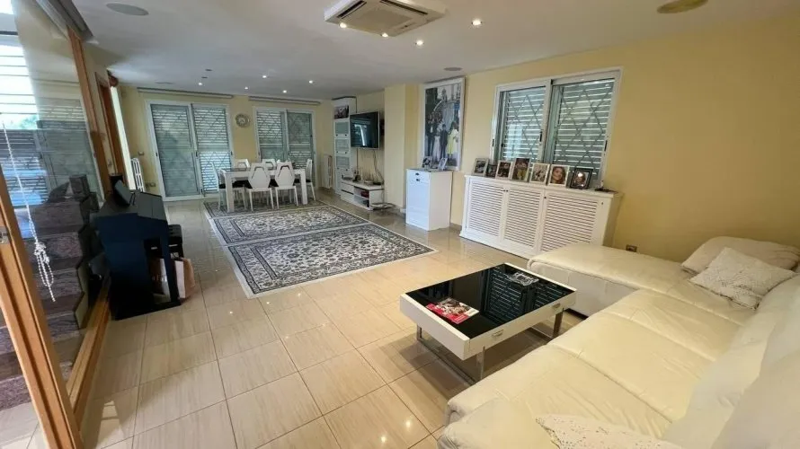 Apartamento de 4 dormitorios en Manises, España No. 1447 № 28