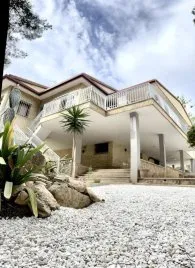 Villa de 4 dormitorios en Campoamor, Spain No. 1174