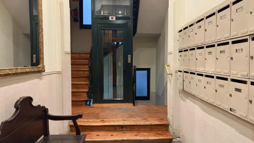 Apartamento de 2 dormitorios en Madrid, España No. 1558 № 2
