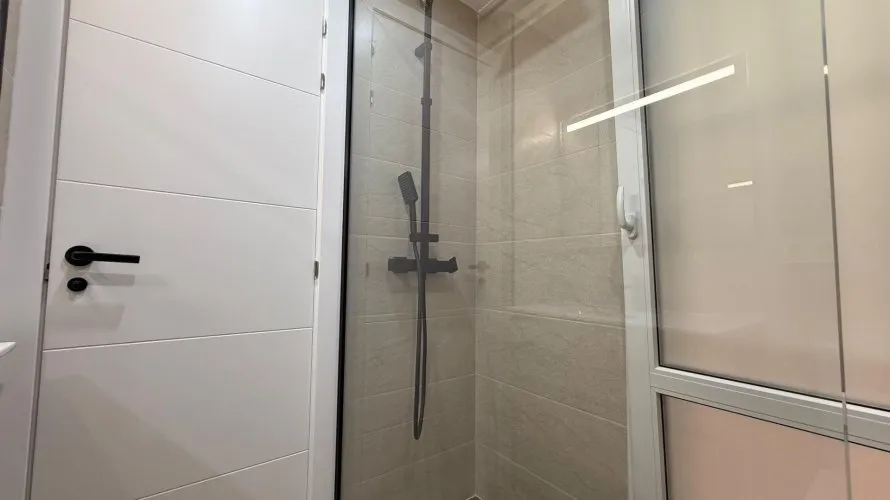 Hotel de 3 dormitorios en Alicante, Spain No. 1490 № 3