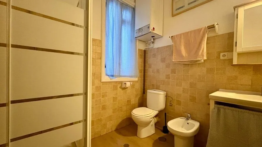 Apartamento de 2 dormitorios en Madrid, España No. 1558 № 5