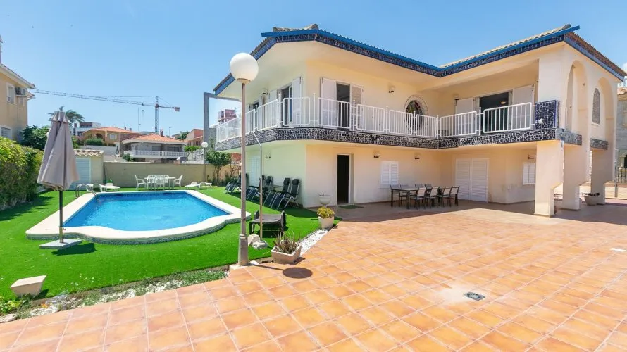 Villa de en La Zenia, España No. 1550 № 26