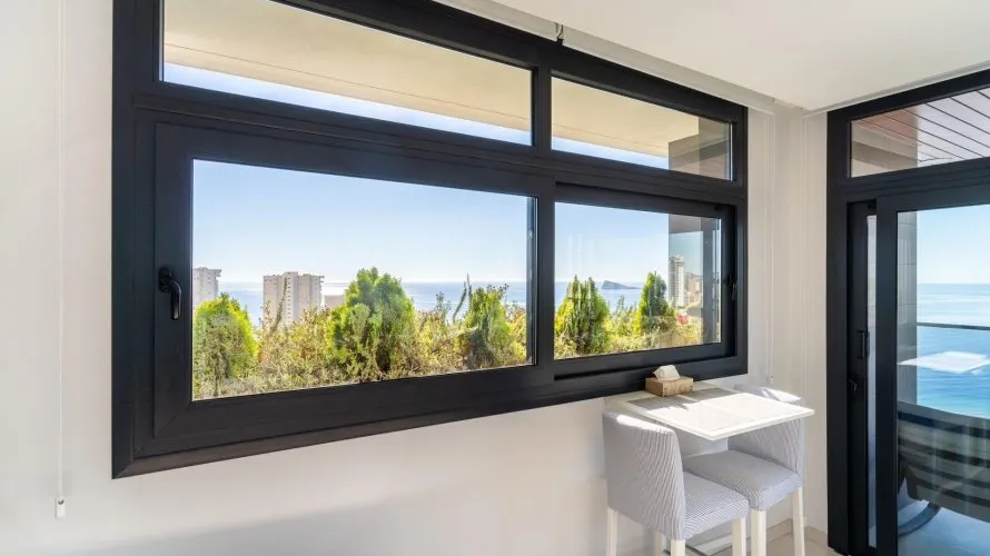 Apartamento de 3 dormitorios en Benidorm, Spain No. 1324 № 1