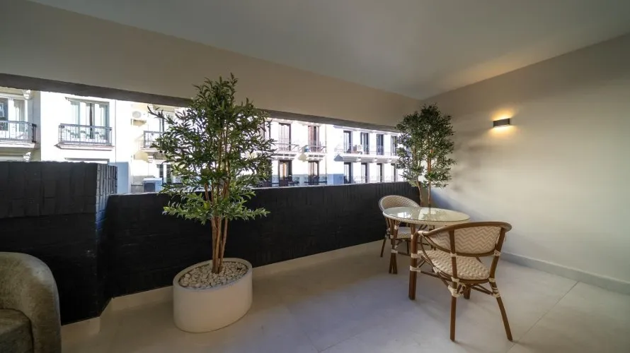 Apartamento de 3 dormitorios en Madrid, Spain No. 1364 № 3