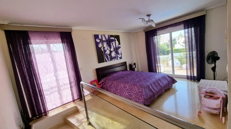 Villa de 239m² en Torrevieja, Spain No. 961 № 2