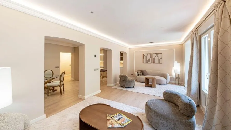 Apartamento de 2 dormitorios en Madrid, Spain No. 1380 № 2