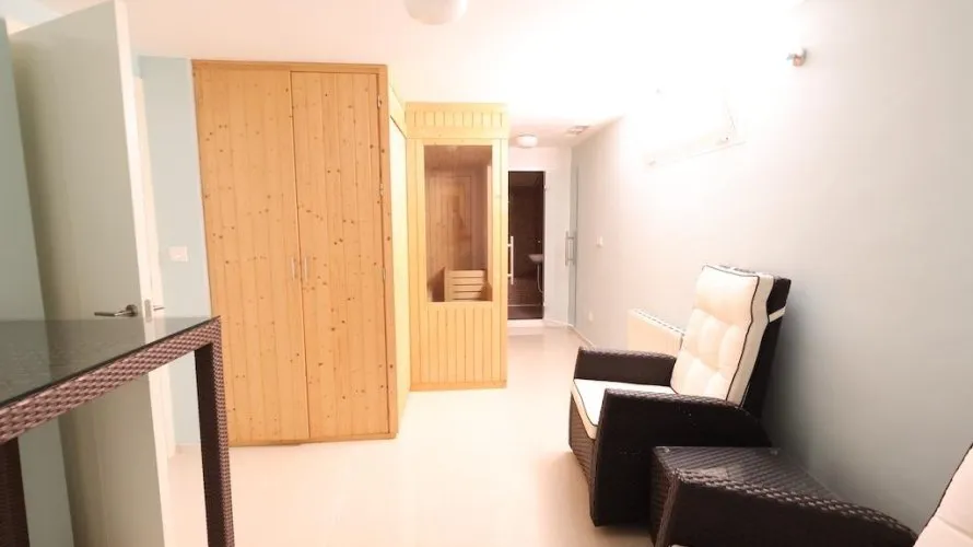 Apartamento de 3 dormitorios en Dona Pepa, Spain No. 1185 № 24