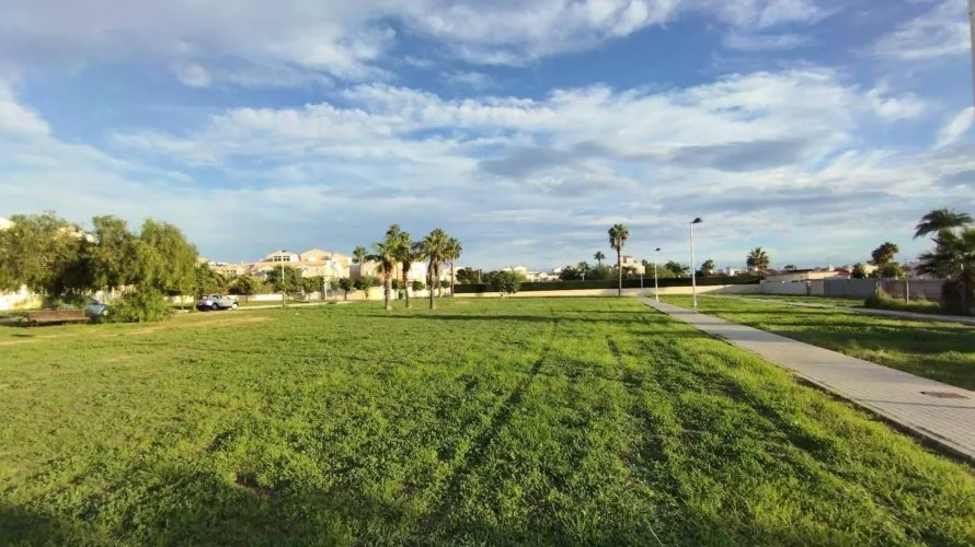 Apartamento de 6 dormitorios en Torrevieja, Spain No. 1318 № 23