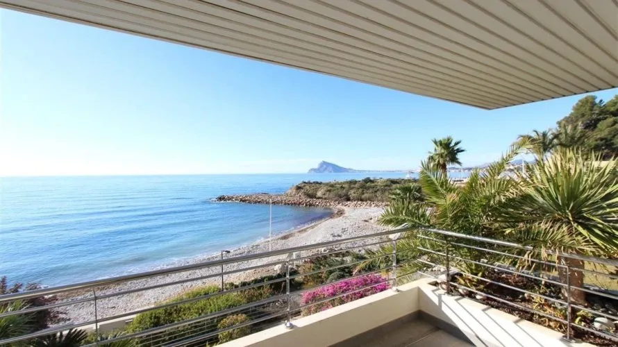 Apartamento de 260m² en El Mascarat, España No. 1332 № 9