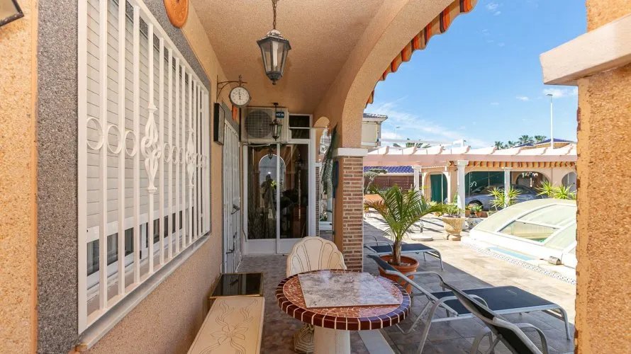 Villa de 158m² en Cabo Roig, España No. 1437 № 23