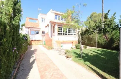 Apartamento de 4 dormitorios en Villamartin, Spain No. 1287
