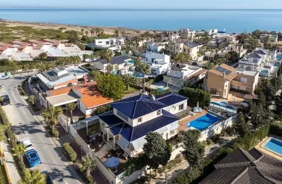 Villa de 370m² en La Mata, Spain No. 1389
