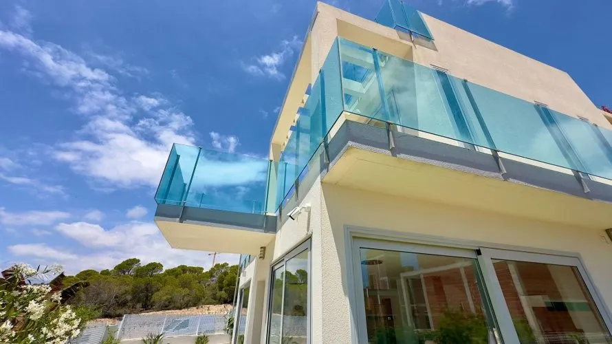 Villa de 3 dormitorios en Finestrat, España No. 1173 № 4