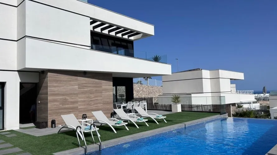 Villa de 3 dormitorios en Finestrat, España No. 1405 № 27