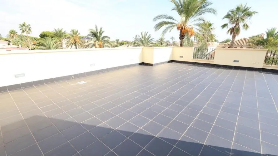 Apartamento de 4 dormitorios en Cabo Roig, España No. 1320 № 23