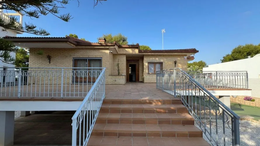 Villa de 4 dormitorios en Campoamor, España No. 1174 № 6
