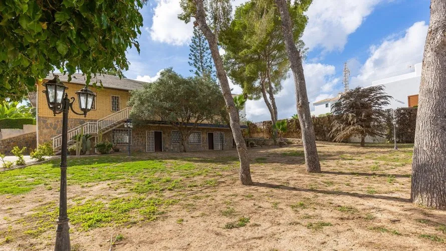 Villa de 5 dormitorios en Campoamor, Spain No. 1370 № 3