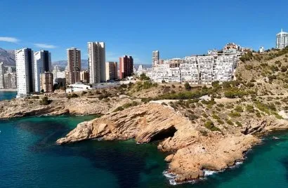 Ático de 2 dormitorios en Benidorm, Spain No. 939