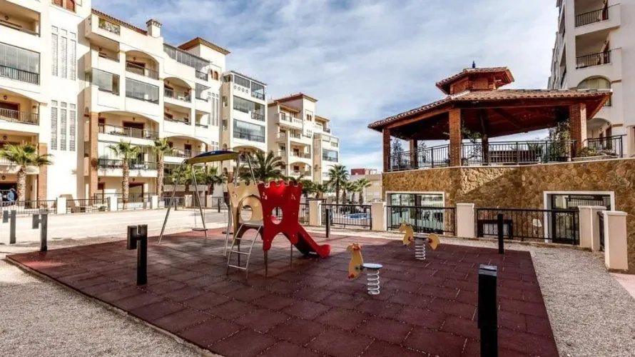 Apartamento de 3 dormitorios en Guardamar del Segura, Spain No. 1206 № 8