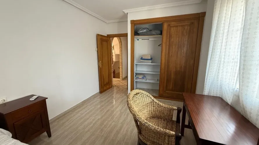 Сasa de 3 dormitorios en Torrevieja, España No. 1385 № 9