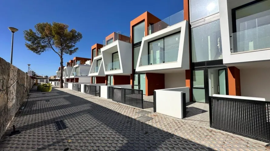 Сasa de 3 dormitorios en Calpe, España No. 1130 № 1