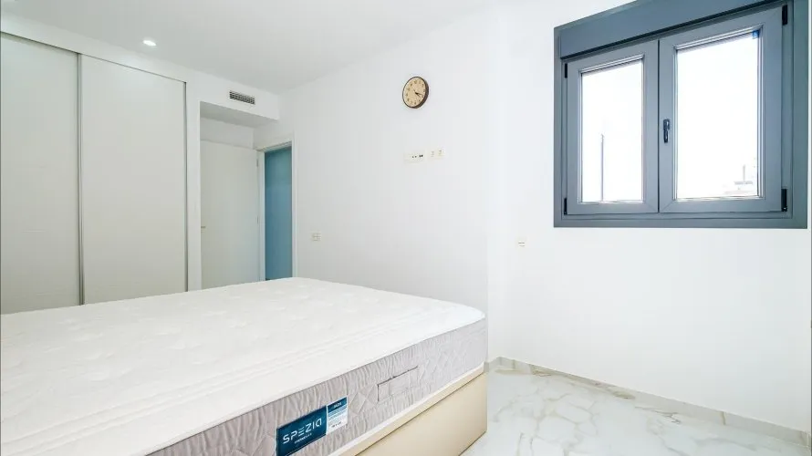 Ático de 4 dormitorios en Torrevieja, España No. 1528 № 2