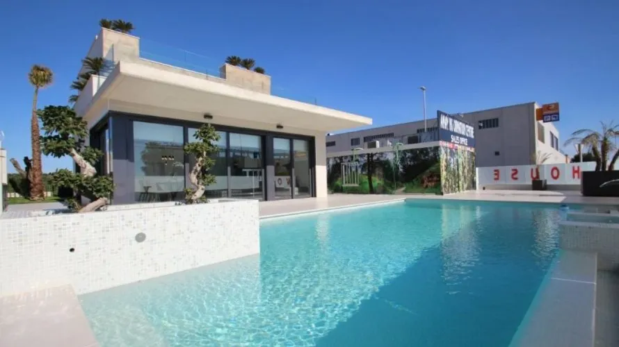 Villa de 197m² en La Zenia, España No. 977 № 14