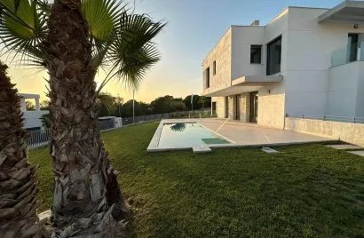 Villa de 3 dormitorios en Finestrat, Spain No. 1244