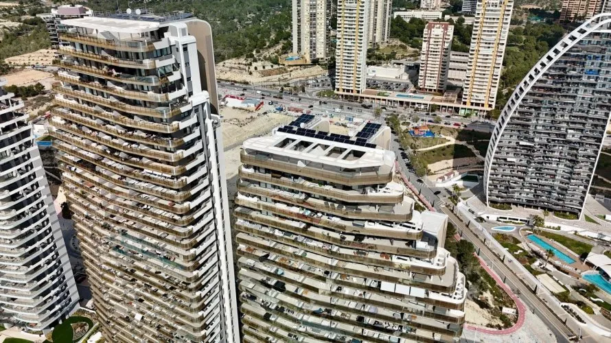 Ático de 3 dormitorios en Benidorm, España No. 1381 № 2