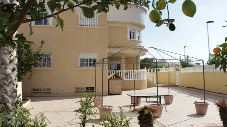 Apartamento de 6 dormitorios en Torrevieja, Spain No. 1318 № 5