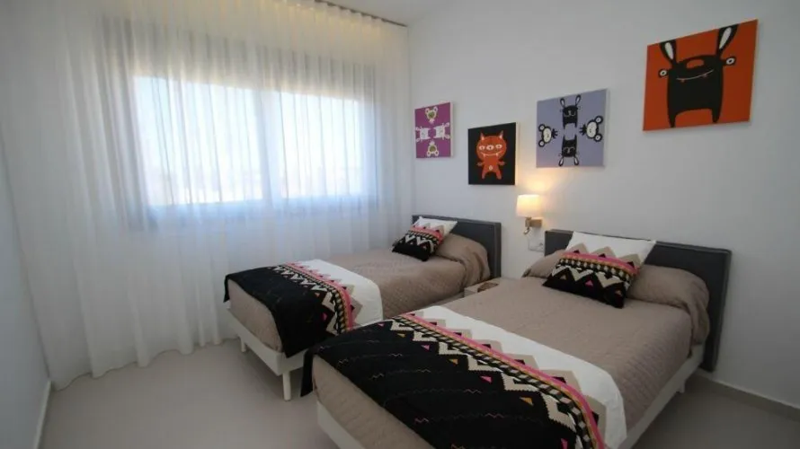 Villa de 4 dormitorios en Campoamor, España No. 1193 № 15