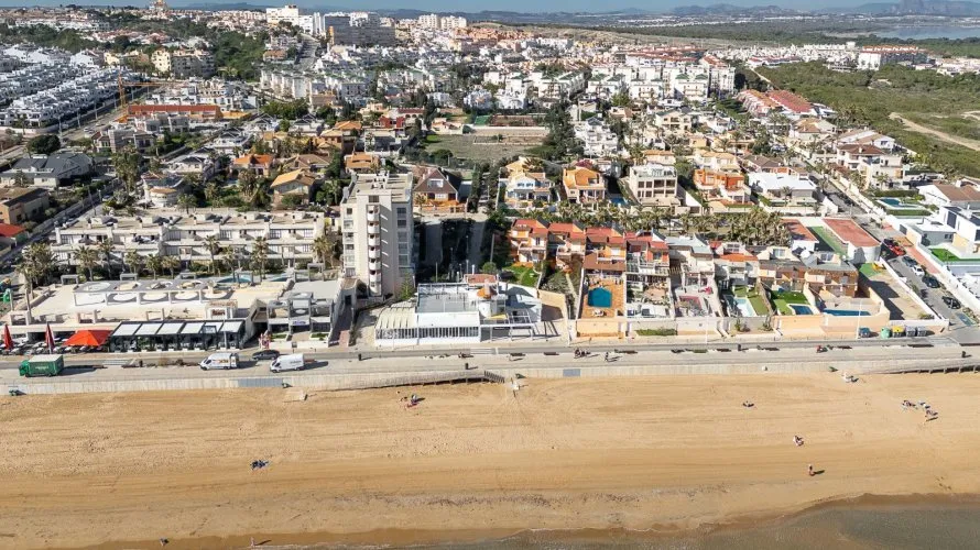 Villa de 370m² en La Mata, Spain No. 1389 № 3
