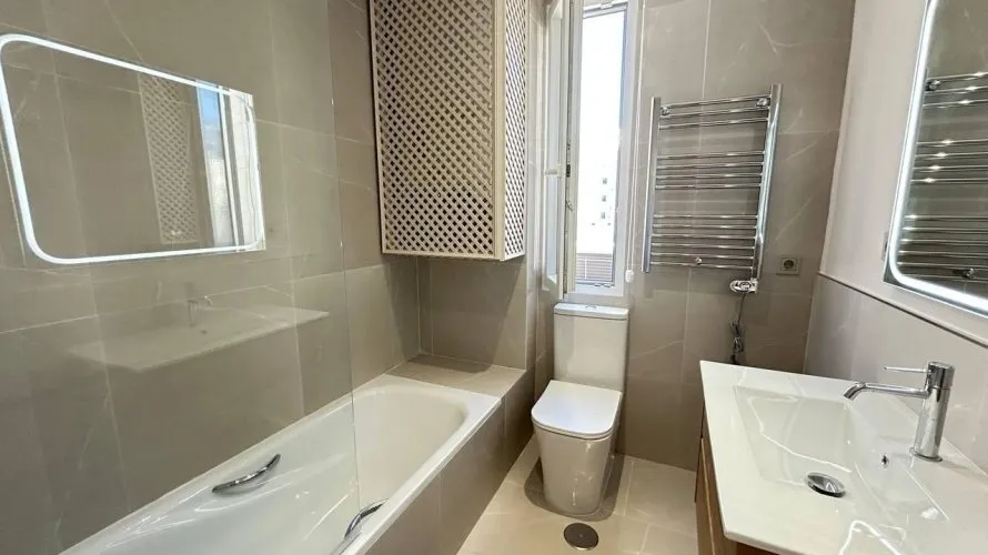 Apartamento de 2 dormitorios en Madrid, Spain No. 1380 № 25