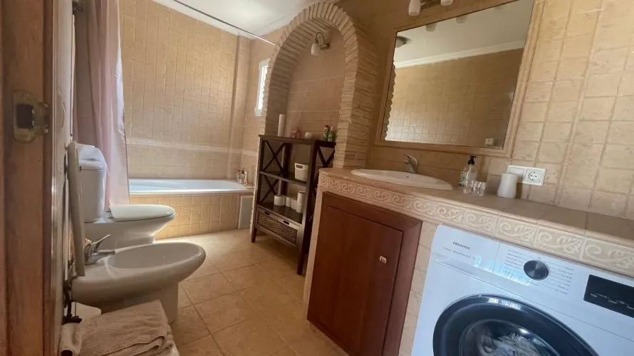 Сasa de 5 dormitorios en Torrevieja, España No. 1300 № 15