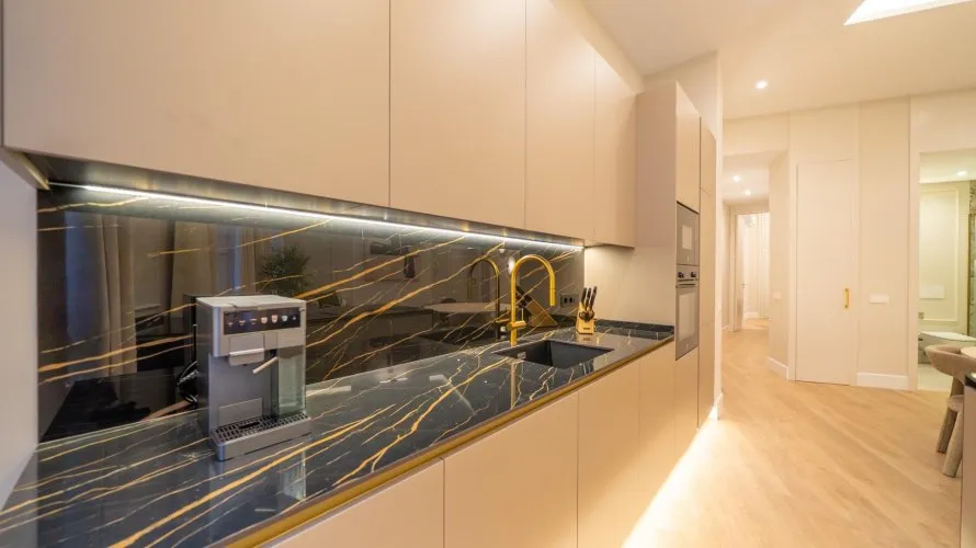Apartamento de 3 dormitorios en Madrid, Spain No. 951 № 16