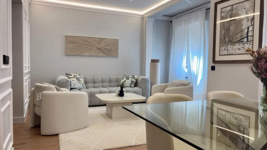 Apartamento de 2 dormitorios en Madrid, España No. 1376 № 2