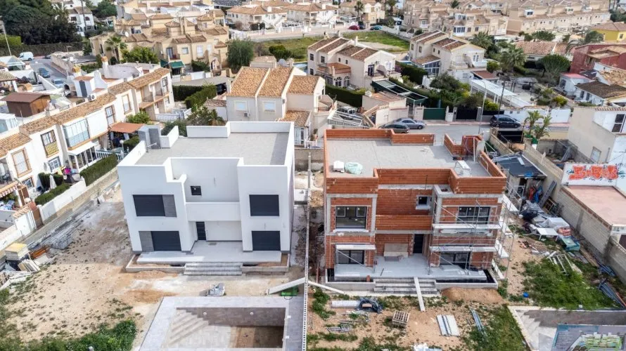 Villa de 3 dormitorios en Torrevieja, España No. 1081