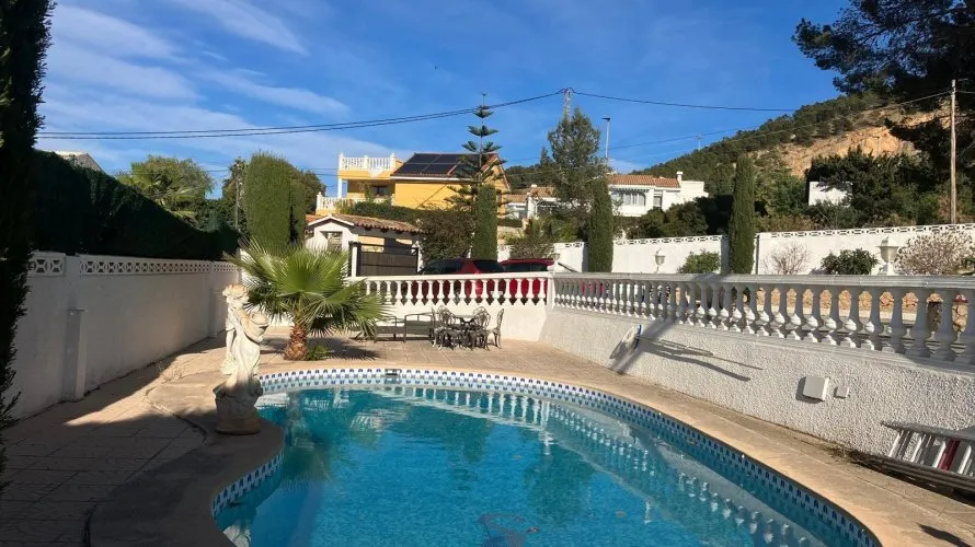 Villa de 4 dormitorios en Albir, Spain No. 1181