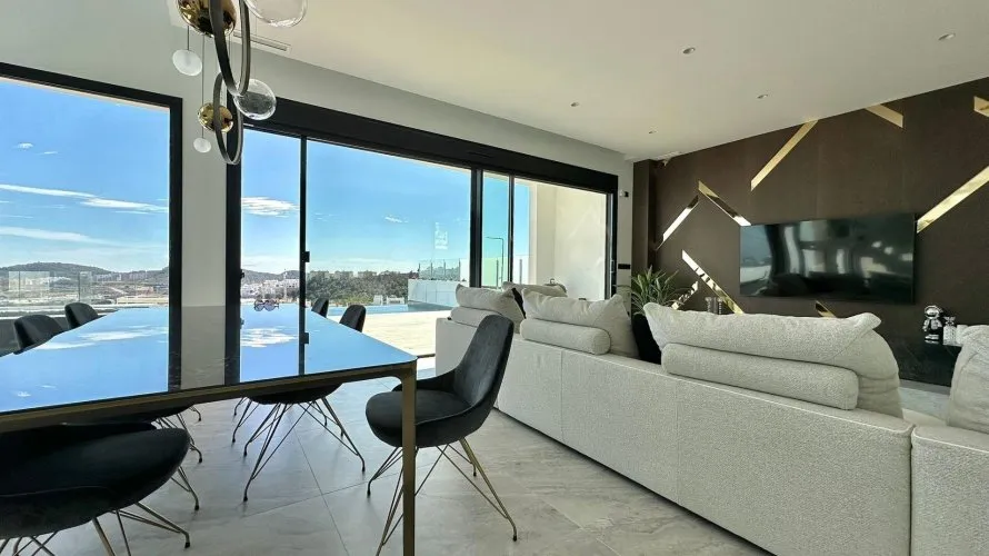 Villa de 3 dormitorios en Finestrat, España No. 1460 № 10